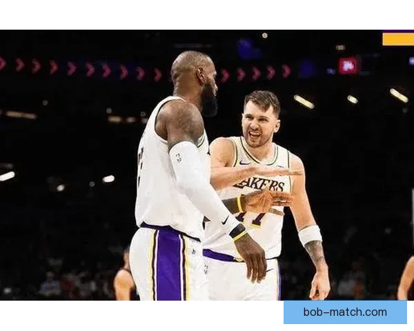 詹姆斯盛赞东契奇关键时刻统治比赛直言疲惫仍全力拼下胜利