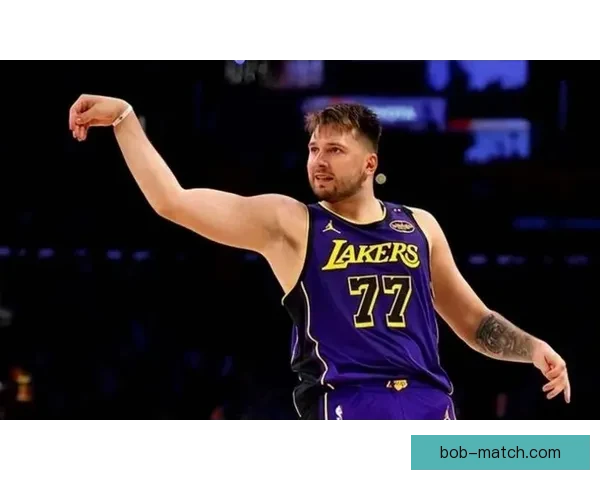 东契奇腿筋受伤雷迪克责任引争议球队用主力变成雷伯杜模式 东契奇腿筋受伤雷迪克责任引争议球队用主力变成雷伯杜模式